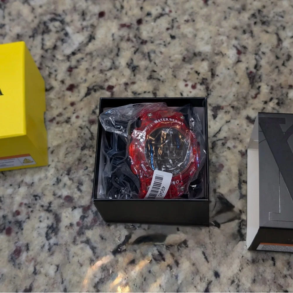 Invicta bold red